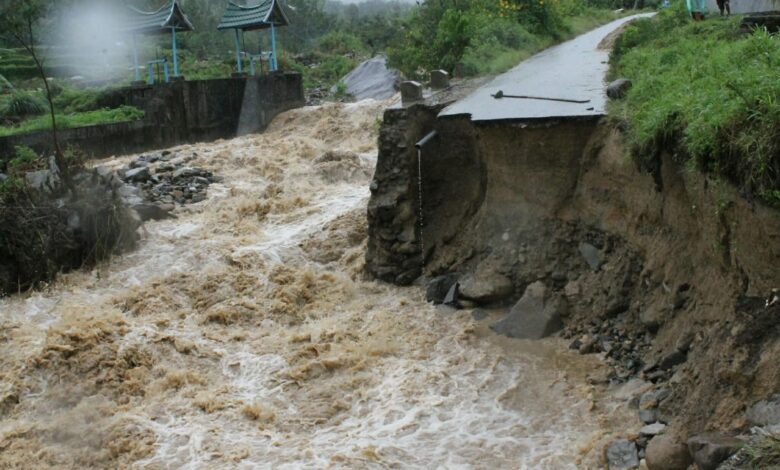 5 Dampak Negatif Membuang Sampah Sembarangan di Sungai