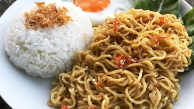 Apakah Boleh Makan Mie Instan Dicampur dengan Nasi