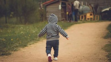 Cara Melatih Anak agar Cepat Berjalan Sendiri