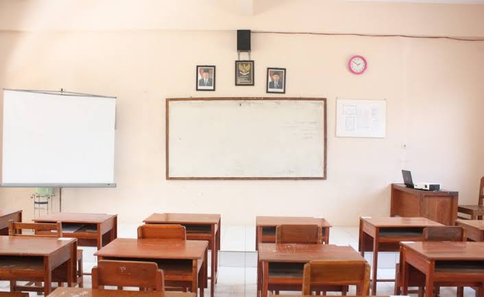 Contoh Kalimat dengan Menggunakan Kata Permisi